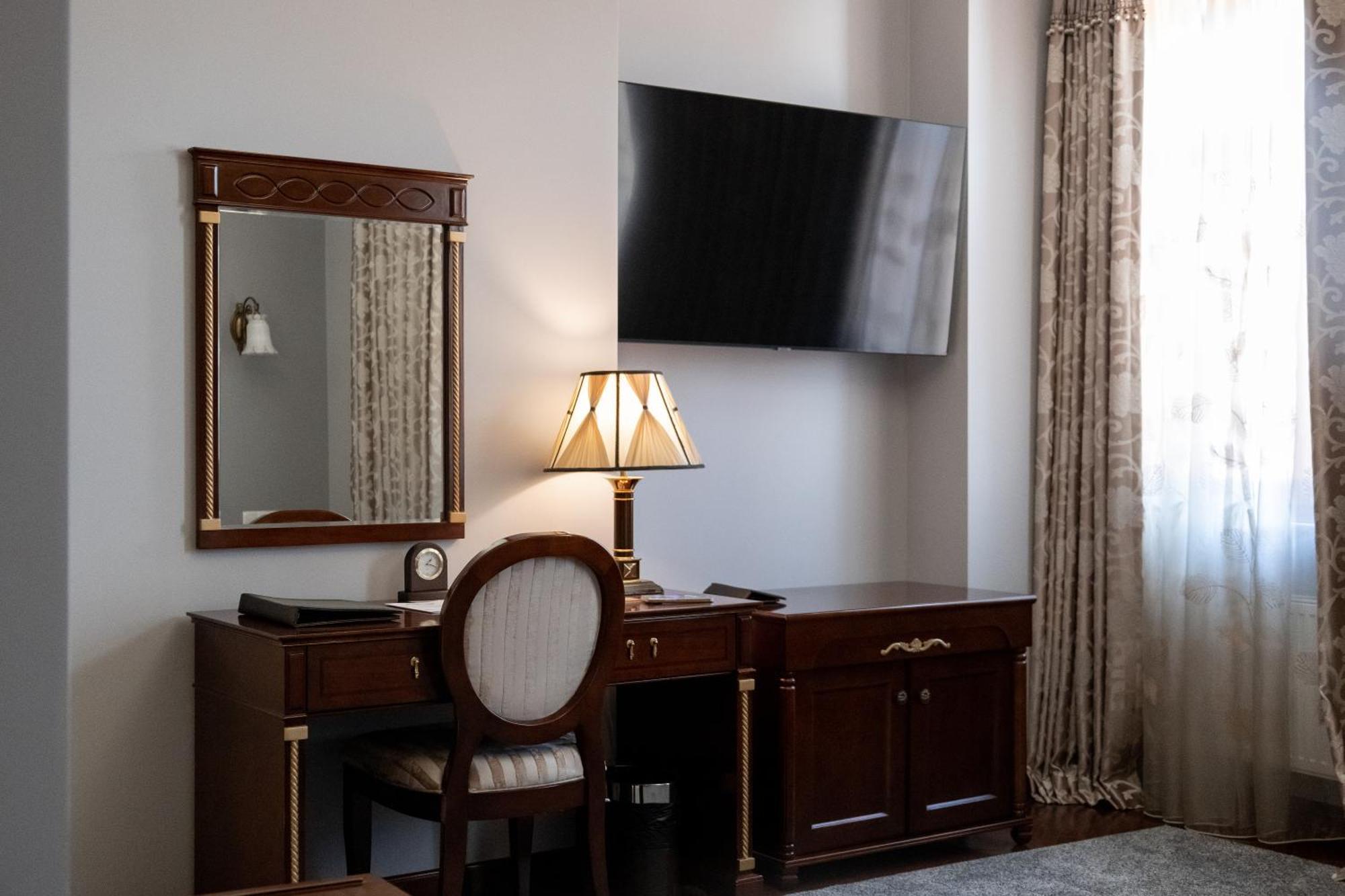 Allureinn Hotel And Spa TTchernivtsi Extérieur photo