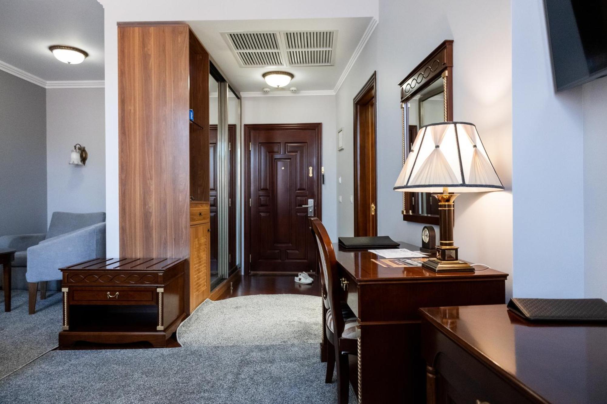 Allureinn Hotel And Spa TTchernivtsi Extérieur photo