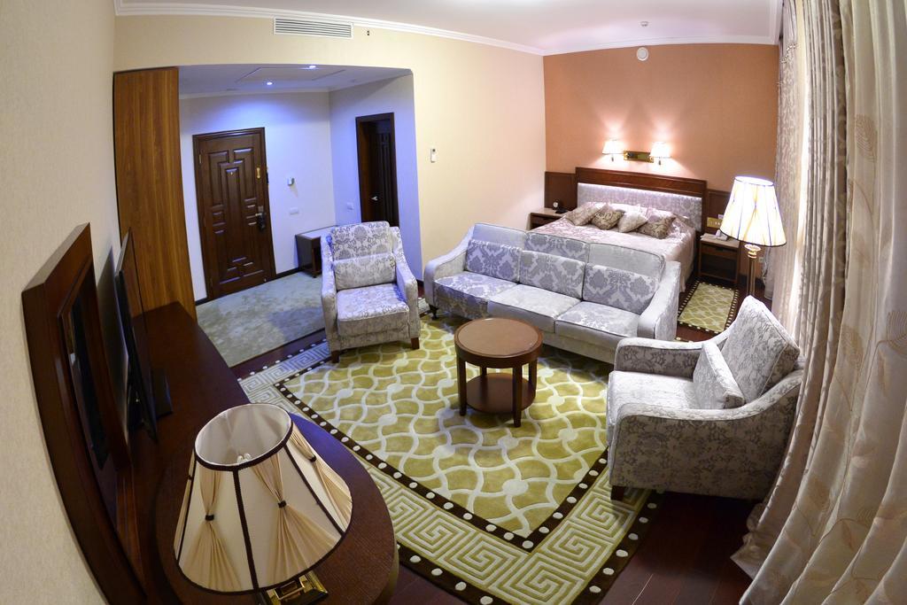 Allureinn Hotel And Spa TTchernivtsi Extérieur photo