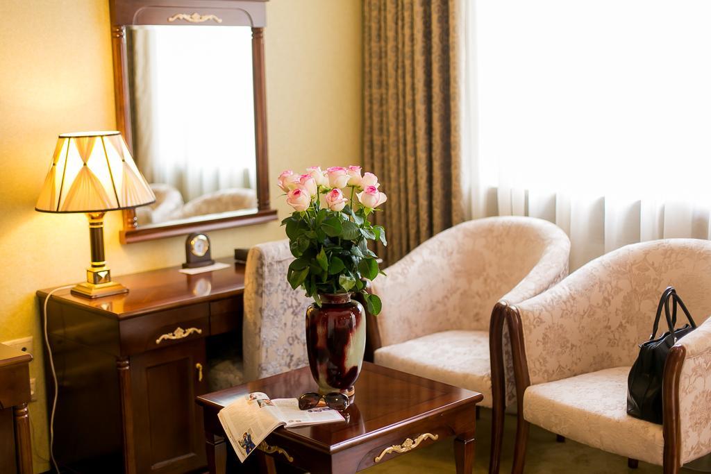 Allureinn Hotel And Spa TTchernivtsi Extérieur photo