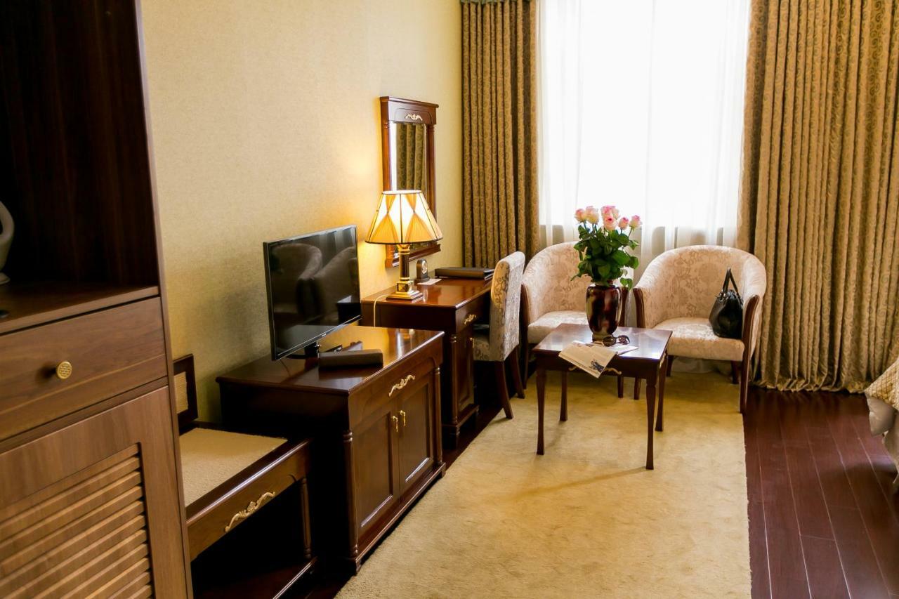 Allureinn Hotel And Spa TTchernivtsi Extérieur photo
